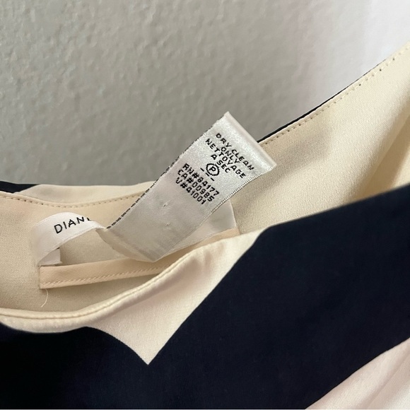 DIANE VON FURSTENBURG sz 4 Brigid Chevron Silk Dress Cream Off White Navy Stripe - Picture 2 of 13